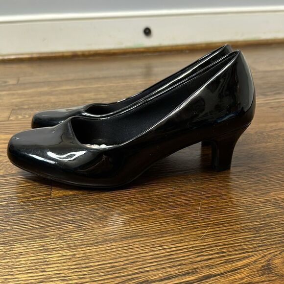 Angel Flex Black Patent Leather Heels - Size 7.5 - Picture 3 of 9